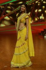 Shilpa Shetty on the sets on Nach Baliye 6 in Filmistan, Mumbai on 3rd Dec 2013